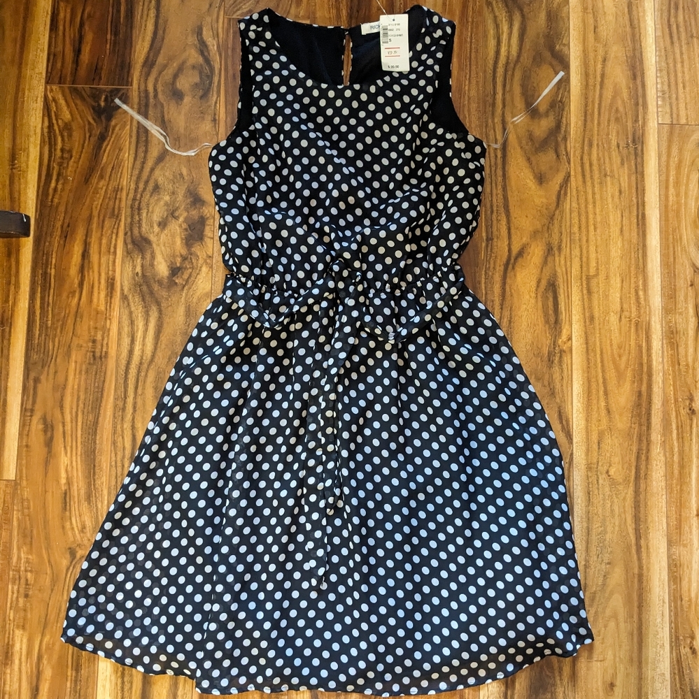 Polka dot midi dress size small, new with tags